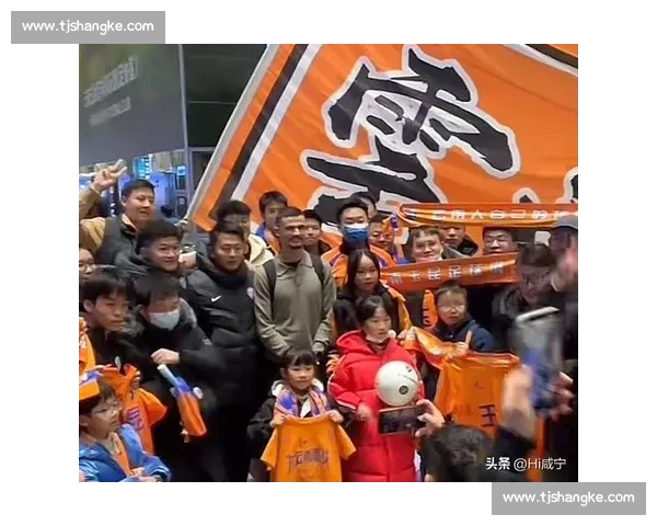 云南玉昆 7 场不败遭终结 恩里克赛后与国安球迷爆发激烈冲突 云南玉昆 7 场不败遭终结 恩里克赛后与国安球迷爆发激烈冲突