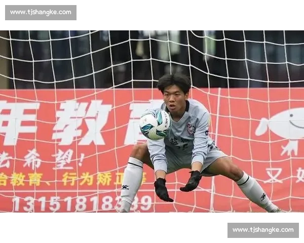 17 岁苏超闪电少年:球场创纪录,课桌冲名校 17 岁苏超闪电少年:球场创纪录,课桌冲名校